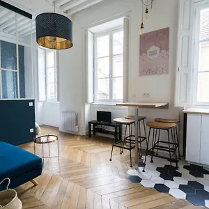 Doyenne Vieux Appartement